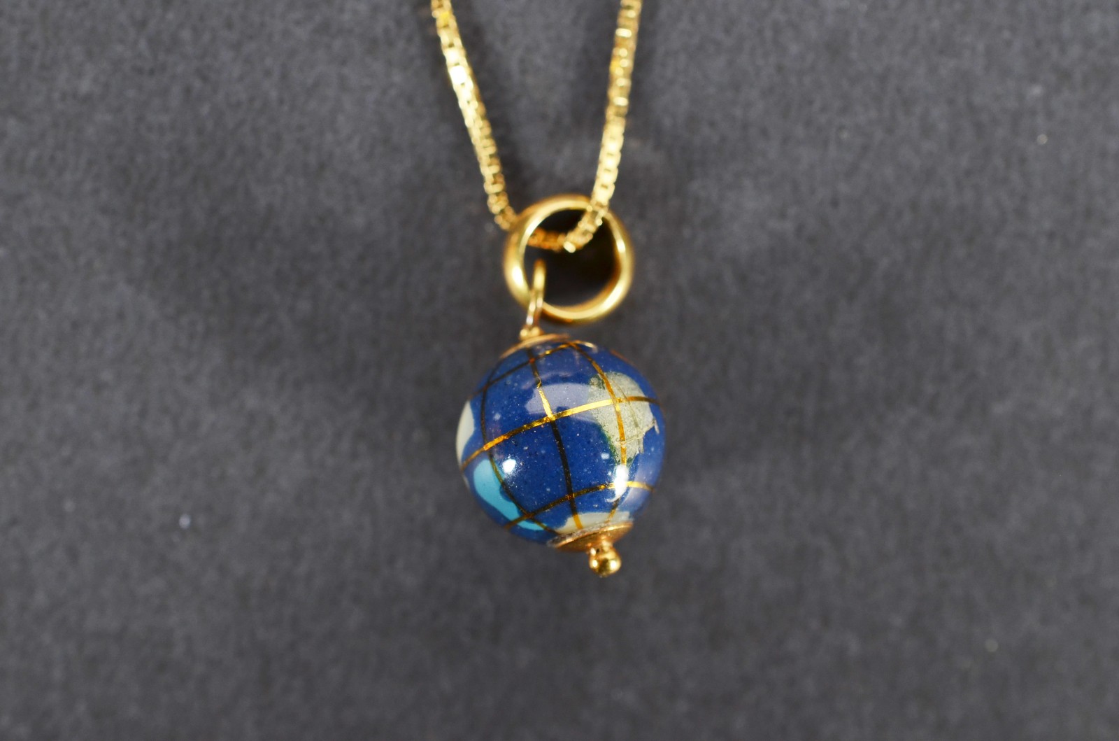 Gargantilha de ouro 18k., contraste 750, modelo veneziano com... - foto 4 de 7