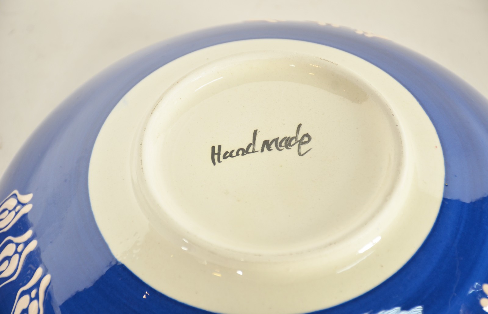 Dois bowls de cerâmica espanhola pintados á mão com guirlandas... - foto 5 de 5