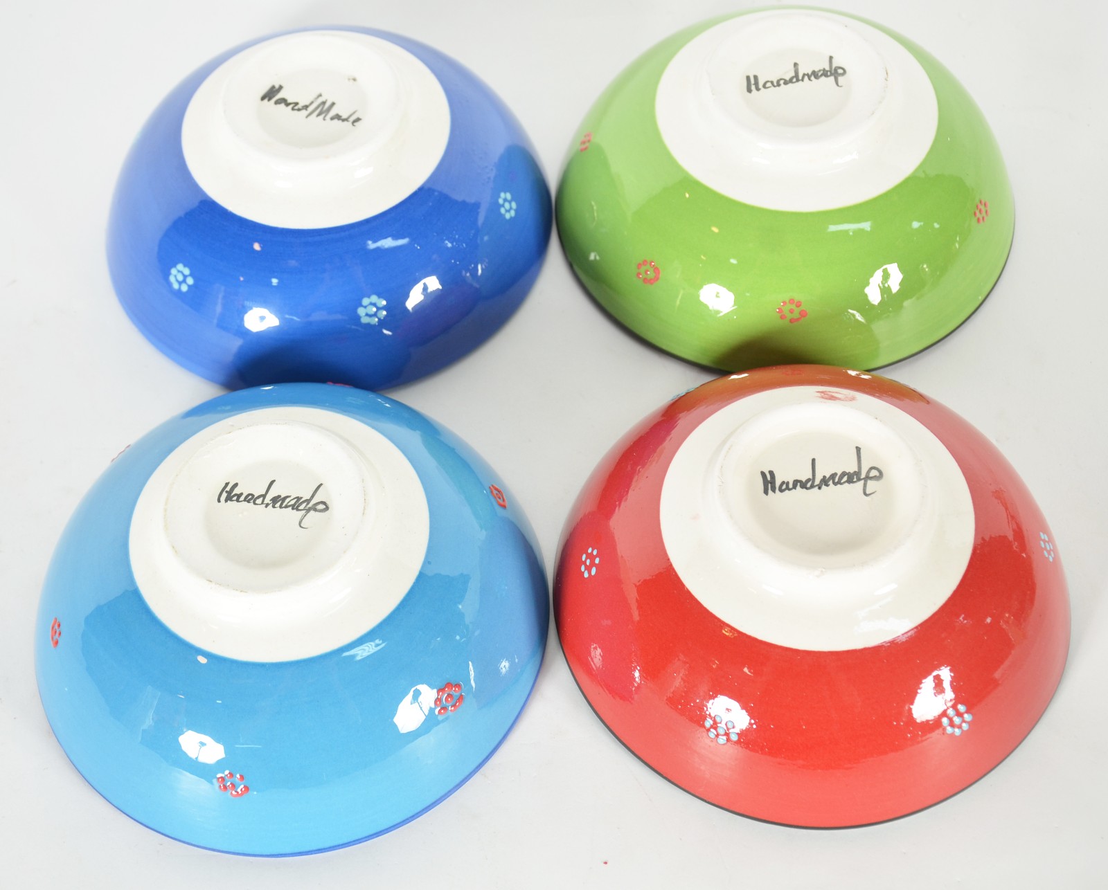 Quatro bowls de cerâmica espanhola pintandos à mão com guirlandas... - foto 4 de 6