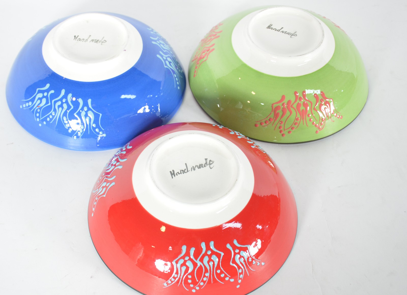 Três bowls de cerâmica espanhola pintandos à mão com guirlandas... - foto 4 de 5