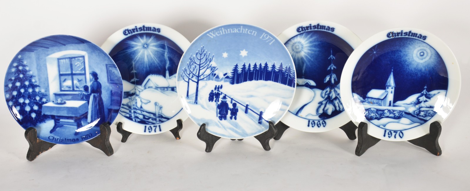 Cinco pratos de porcelana alemã, edições comemorativas decorados com... - foto 1 de 10
