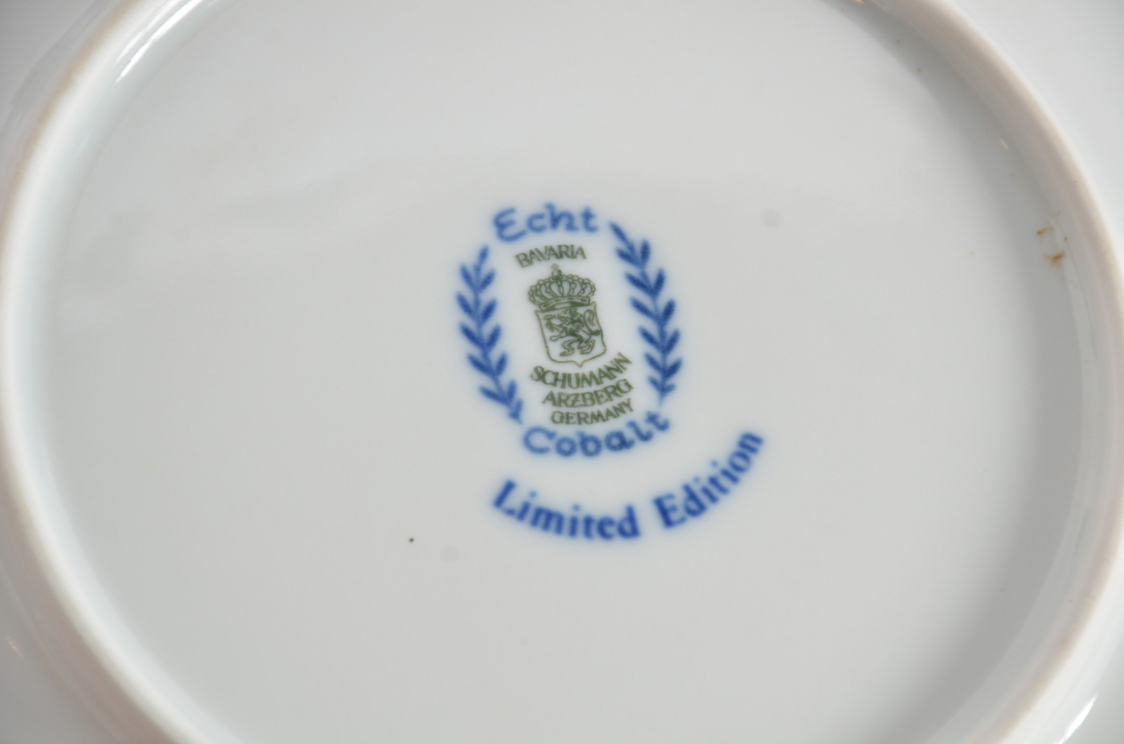 Cinco pratos de porcelana alemã, edições comemorativas decorados com... - foto 5 de 10