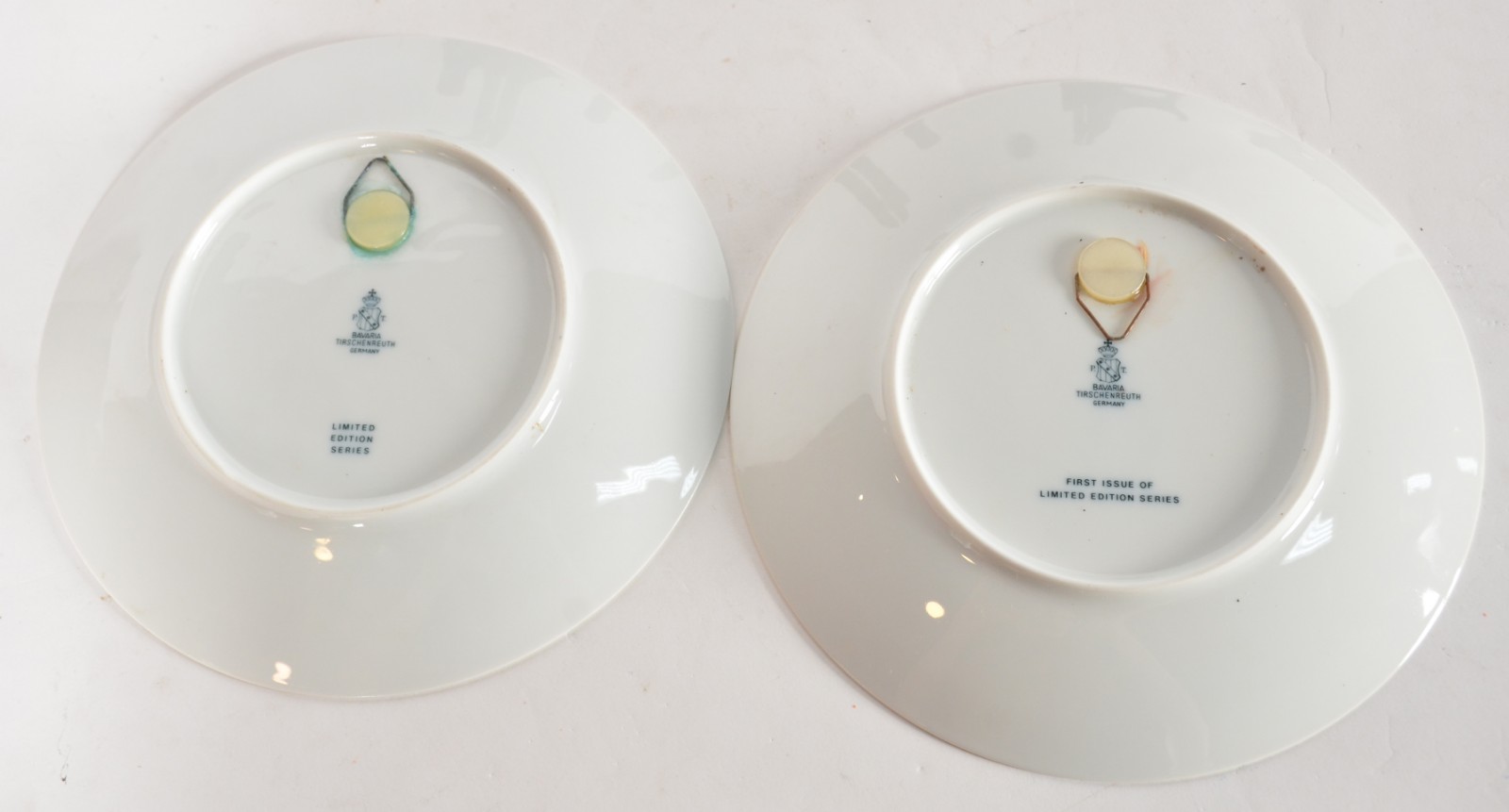Cinco pratos de porcelana alemã, edições comemorativas decorados com... - foto 8 de 10