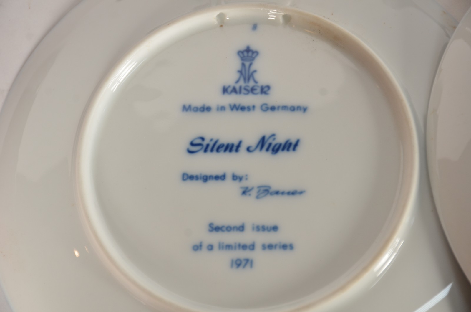 Cinco pratos de porcelana alemã Kaiser, séries limitadas, decorados... - foto 4 de 10