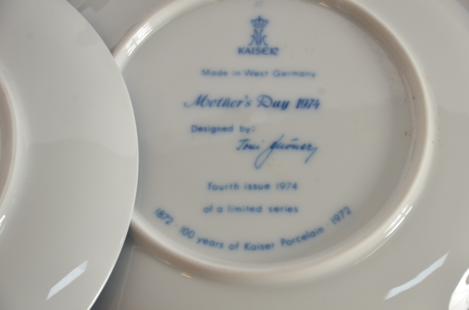 Cinco pratos de porcelana alemã Kaiser, séries limitadas, decorados... - foto 10 de 10