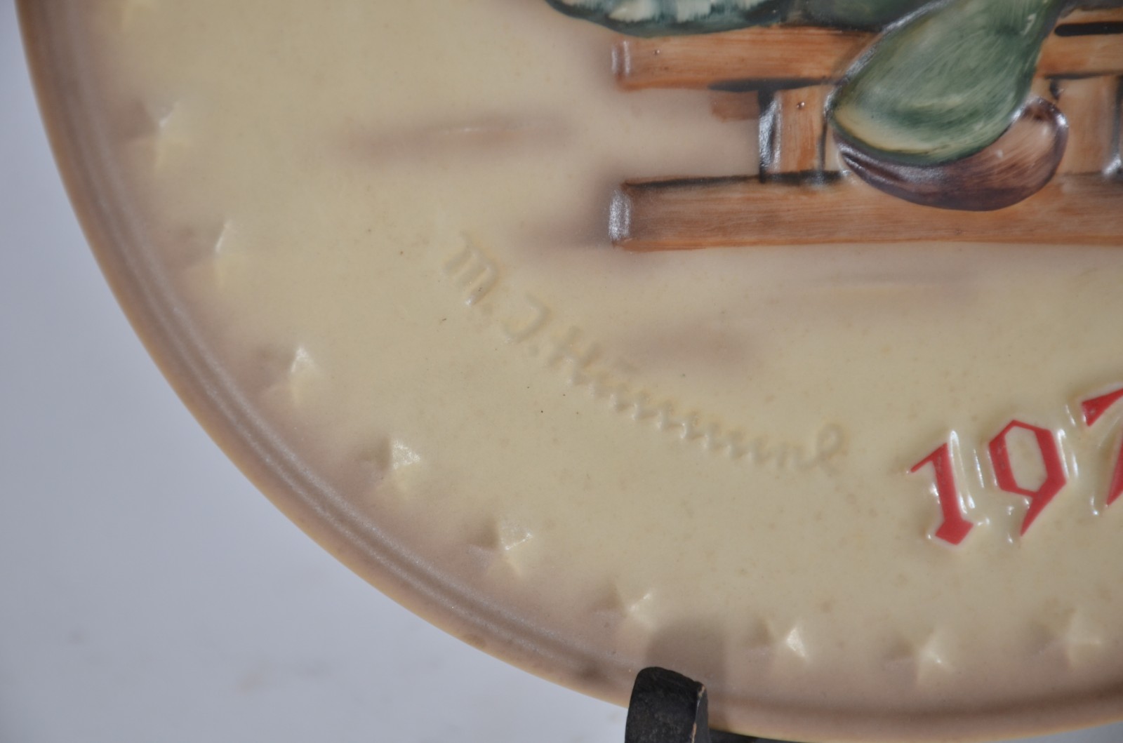 Quatro pratos de porcelana alemã Goebel feitos pelo artista... - foto 3 de 6