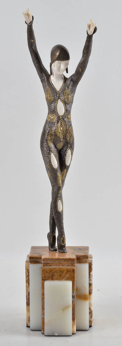 Estatueta de bronze e resina repres. bailarina, copia de Chiparus...