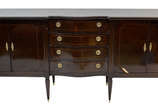 Móvel buffet estilo ingles, 4 portas centrais l... - Móvel buffet estilo ingles, 4 portas centrais ladeadas por 2 portas filetadas, (faltando pequena parte do folheado em uma das portas). Med.2,19 ...