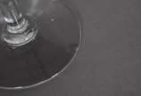 Diversos cálices de cristal lavrado composto de... - Diversos cálices de cristal lavrado composto de: 8 para vinho tinto, 3 para vinho branco, 9 para vinho do Porto (2 tamanhos diferentes), 8 para ...