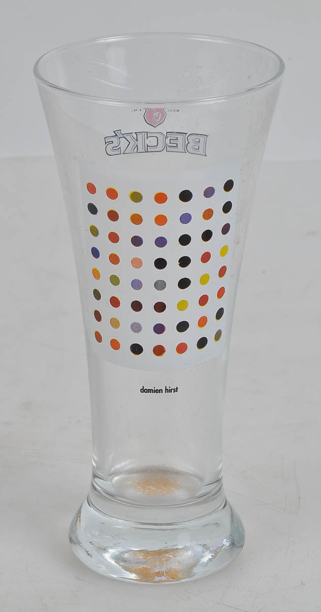 DAMIEN HIRST - Copo de vidro, alt. 17 cm.