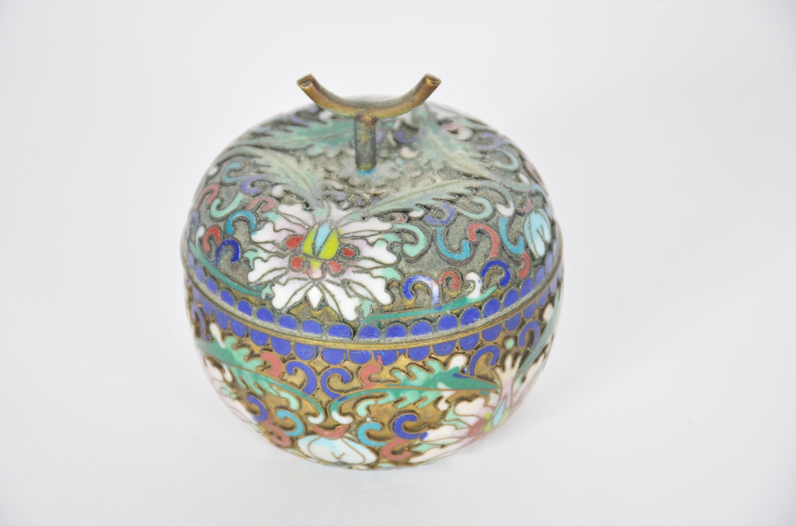 Três caixinhas de cloisoné oriental em policromia floral. - foto 4 de 5
