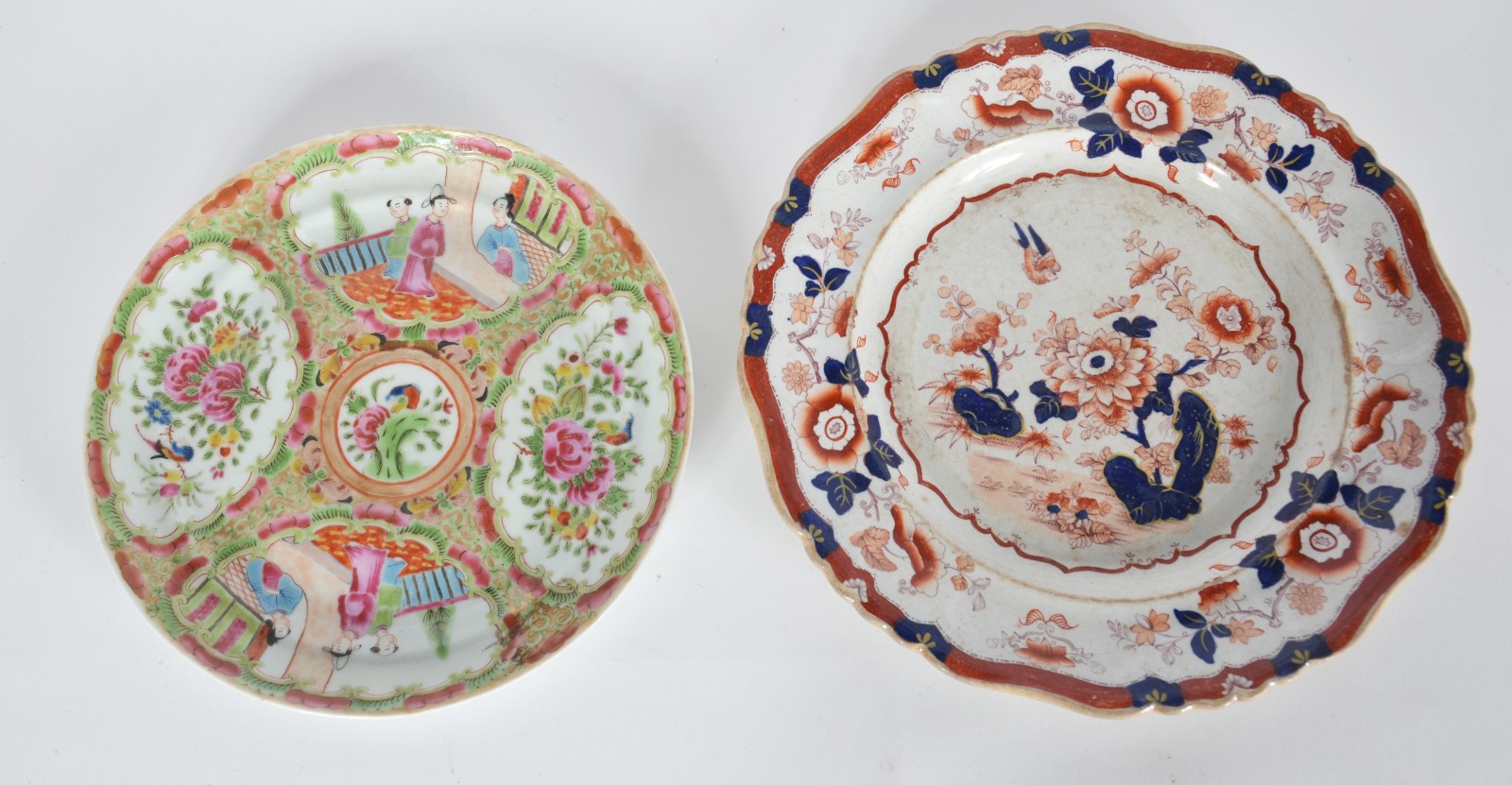 Nove pratos diversos de porcelana. - foto 2 de 11