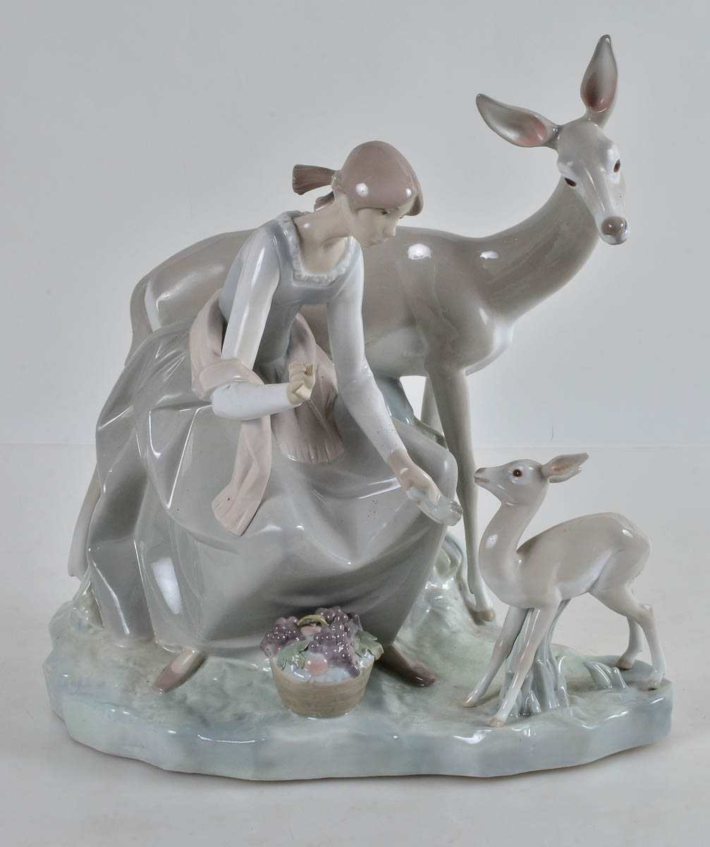 LLADRO -Estatueta de porcelana espanhola repres. Menino c/ cervos...