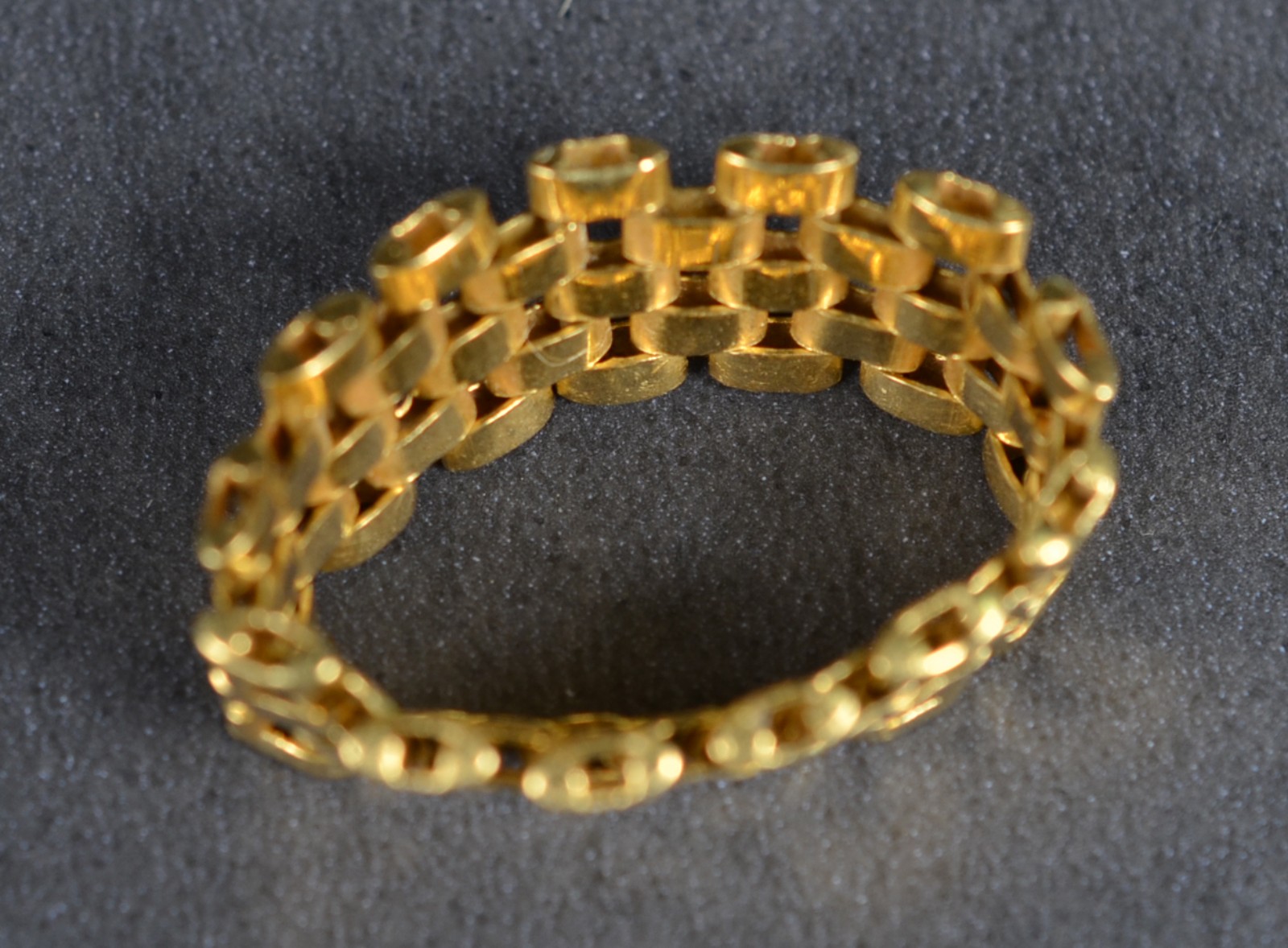 Anel de ouro 18k., contraste 750 modelo malha maleável, aro 16. (Por... - foto 2 de 4