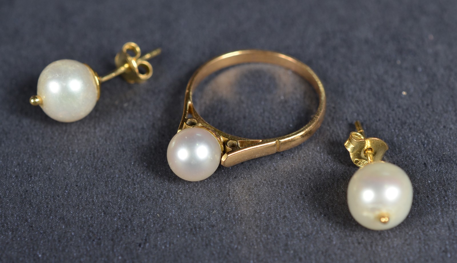 Conjunto de ouro 18k., contraste 750 composto por: par de brincos e... - foto 2 de 8