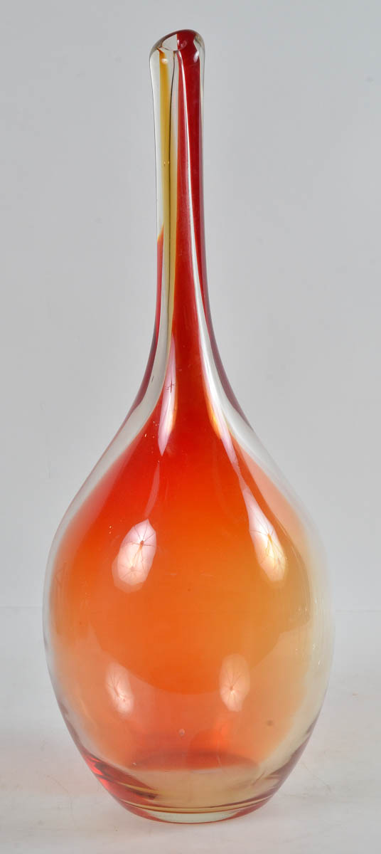 Vaso de murano bojudo vermelho degradé - alt. 60cm, diam. 73cm.