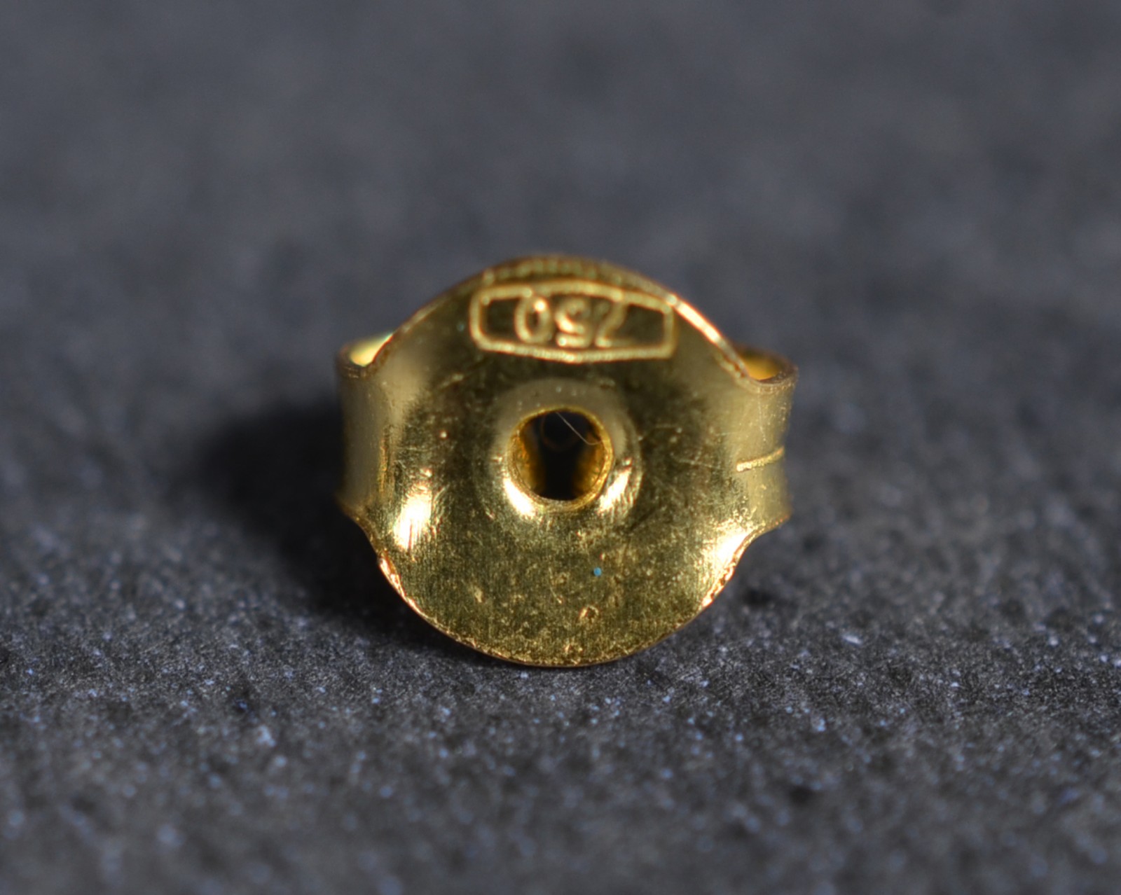 Conjunto de ouro 18k., contraste 750 composto por: par de brincos e... - foto 8 de 8
