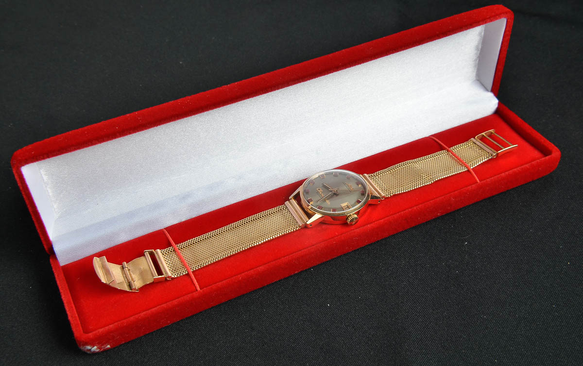 Relogio MIDO c/ pulseira de ouro, peso total 56 g.