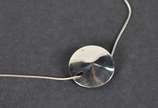 Gargantilha de ouro branco, modelo rabo de rato... - Gargantilha de ouro branco, modelo rabo de rato e pingente com um brilhante.  (Por motivos de segurança a peça não se encontra na loja)