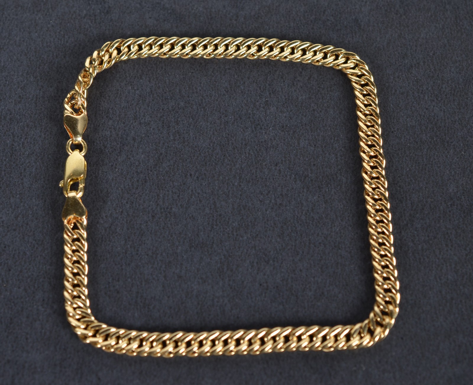 Pulseira de ouro 18k., contraste 750, modelo italiano. (Por motivos... - foto 2 de 4