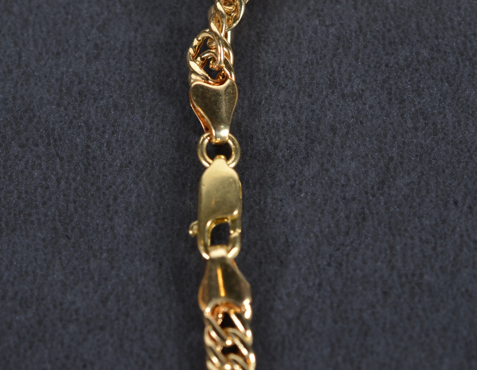 Pulseira de ouro 18k., contraste 750, modelo italiano. (Por motivos... - foto 4 de 4