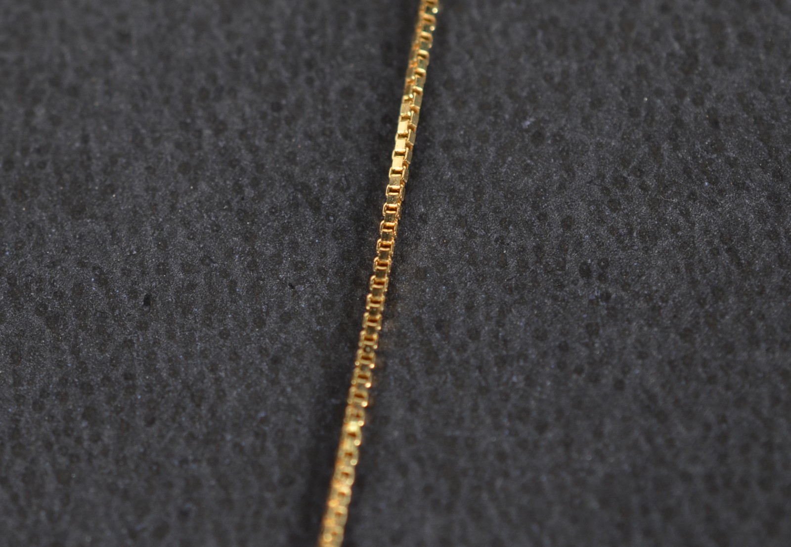 Colar de ouro 18k., contraste 750 com pingente Sagrado Coração de... - foto 4 de 6
