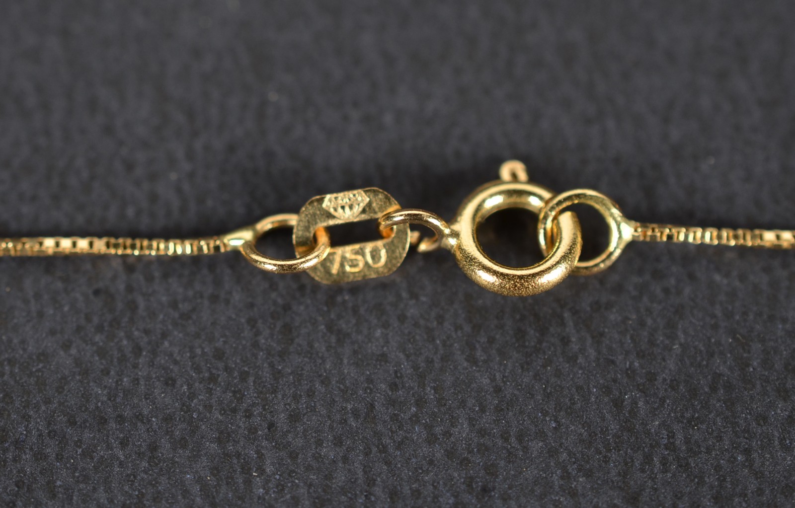 Colar de ouro 18k., contraste 750 com pingente Sagrado Coração de... - foto 6 de 6