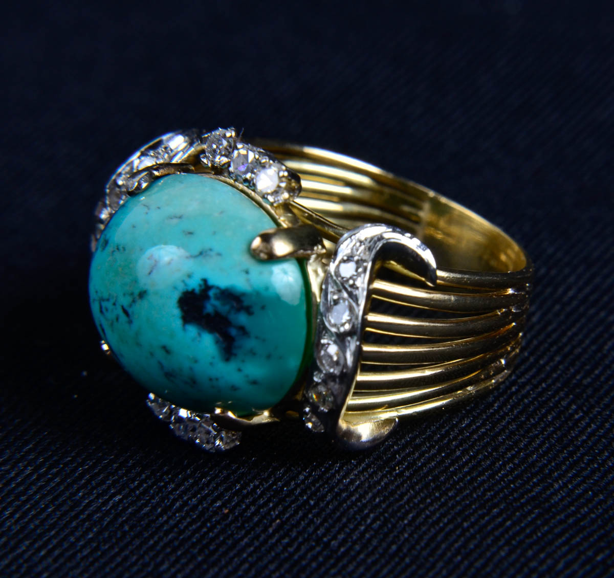 Anel ouro 18K c/ turquesa caboclan de 6 k e 16 brilhantes com 0,80...