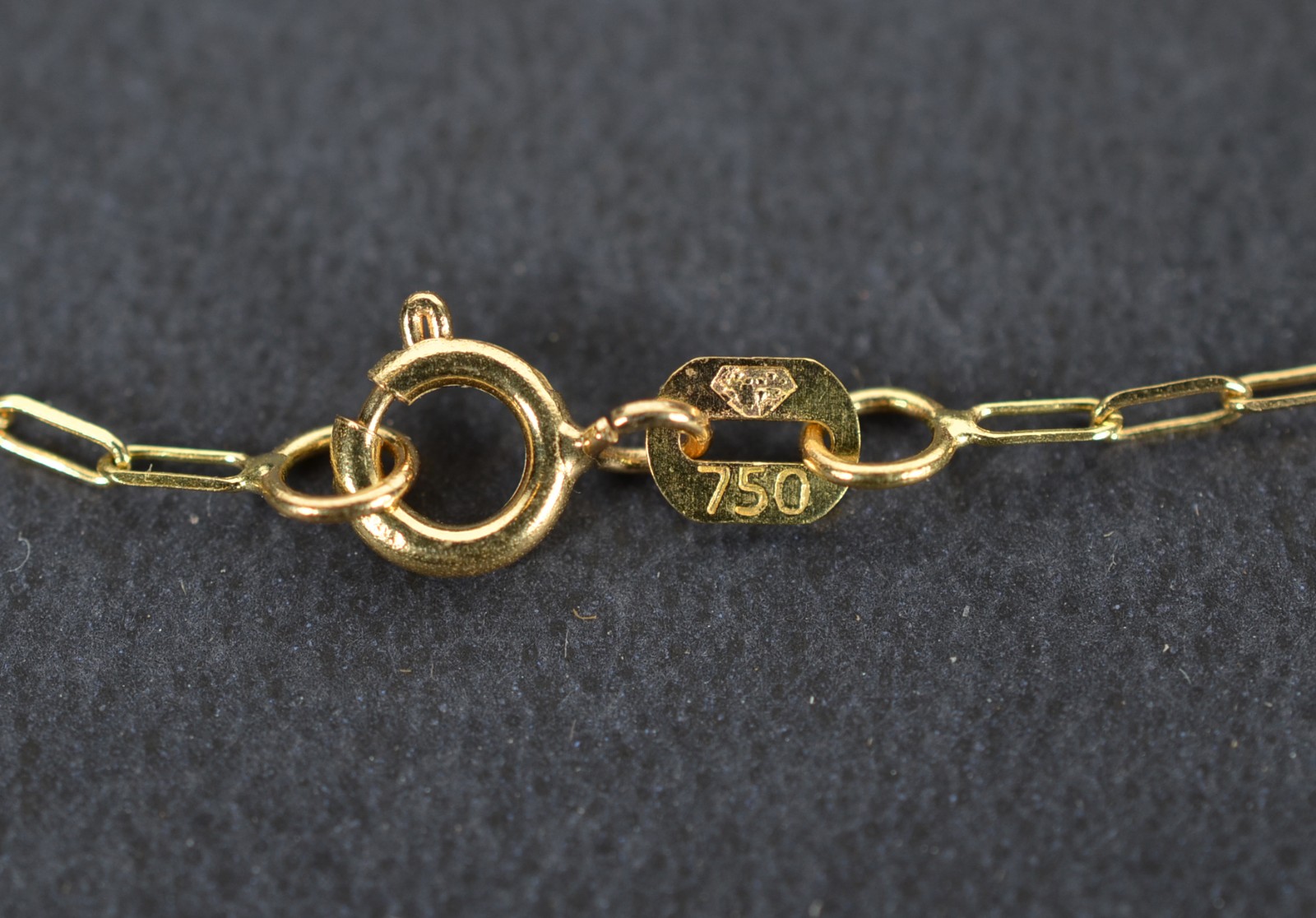 Colar de ouro 18k., contraste 750 com pingente de Crucifixo. (Por... - foto 5 de 5