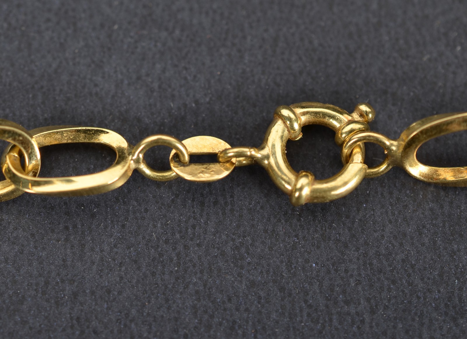 Gargantilha de ouro 18k., contraste 750, modelo italiano. (Por... - foto 3 de 4