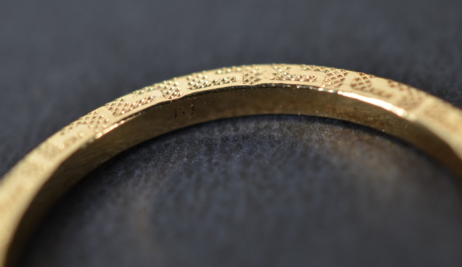 Par de brincos de ouro 18k., contraste 750 modelo argola. (Por... - foto 7 de 7