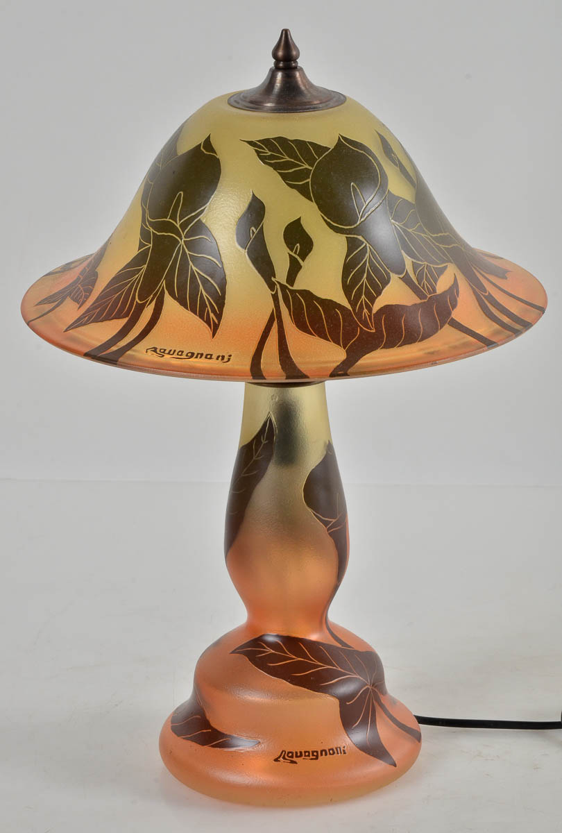RAVAGNANI - Abatjour de pasta de vidro, assinado, alt 44cm.