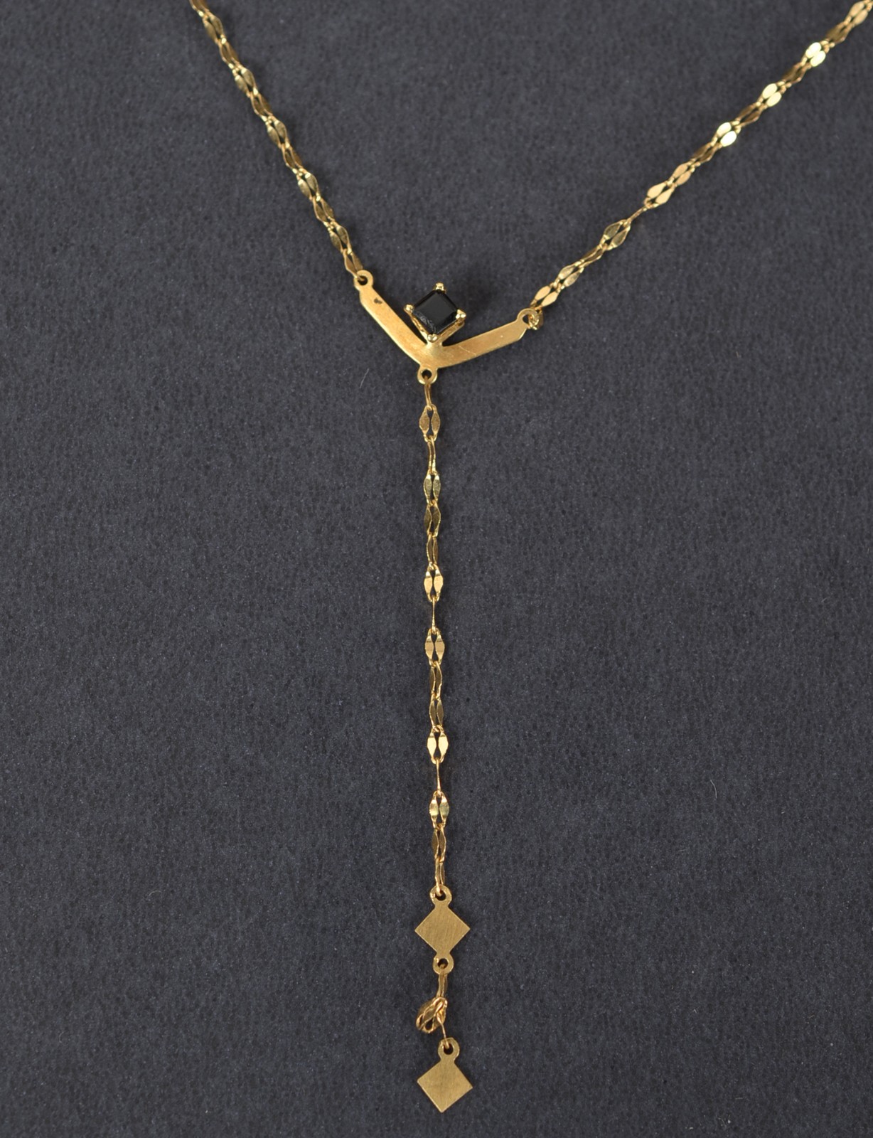Colar de ouro 18k., contraste 750 com pingente. (Por motivos de... - foto 1 de 6