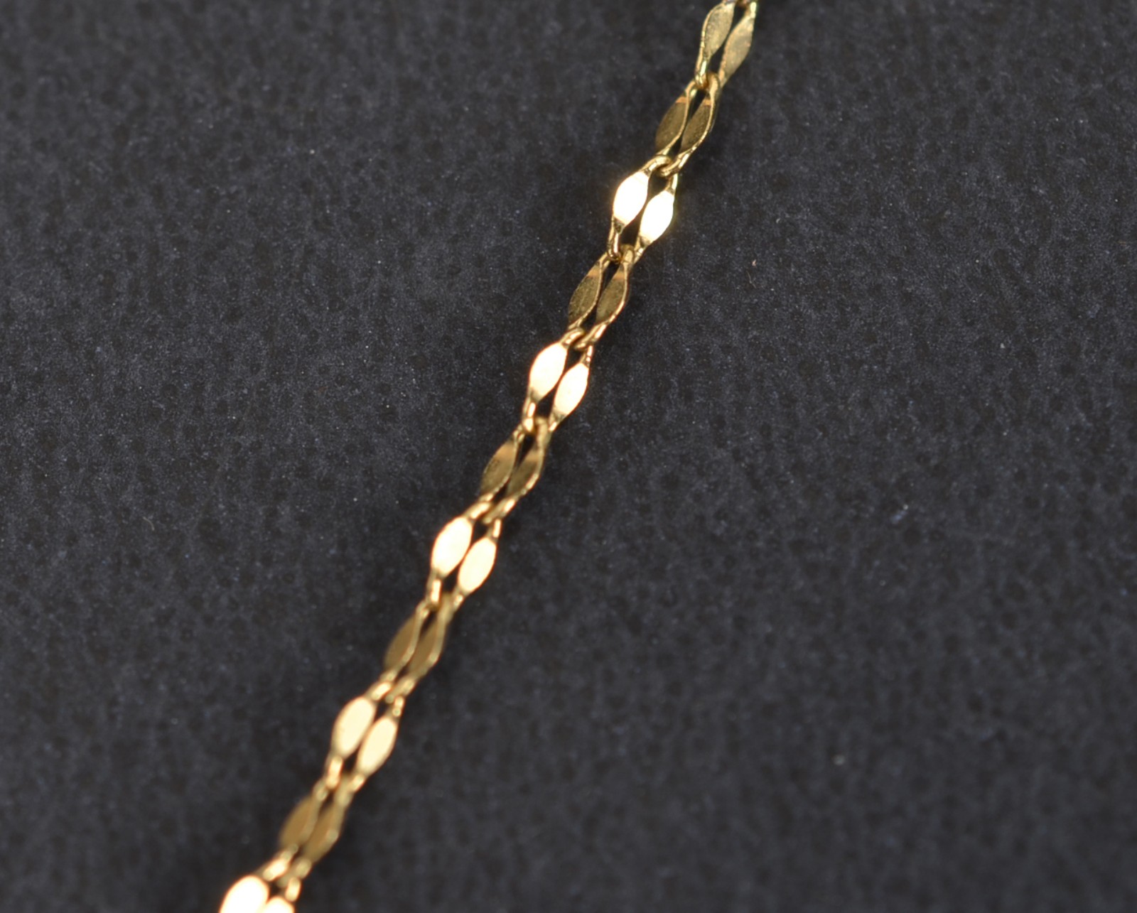 Colar de ouro 18k., contraste 750 com pingente. (Por motivos de... - foto 4 de 6