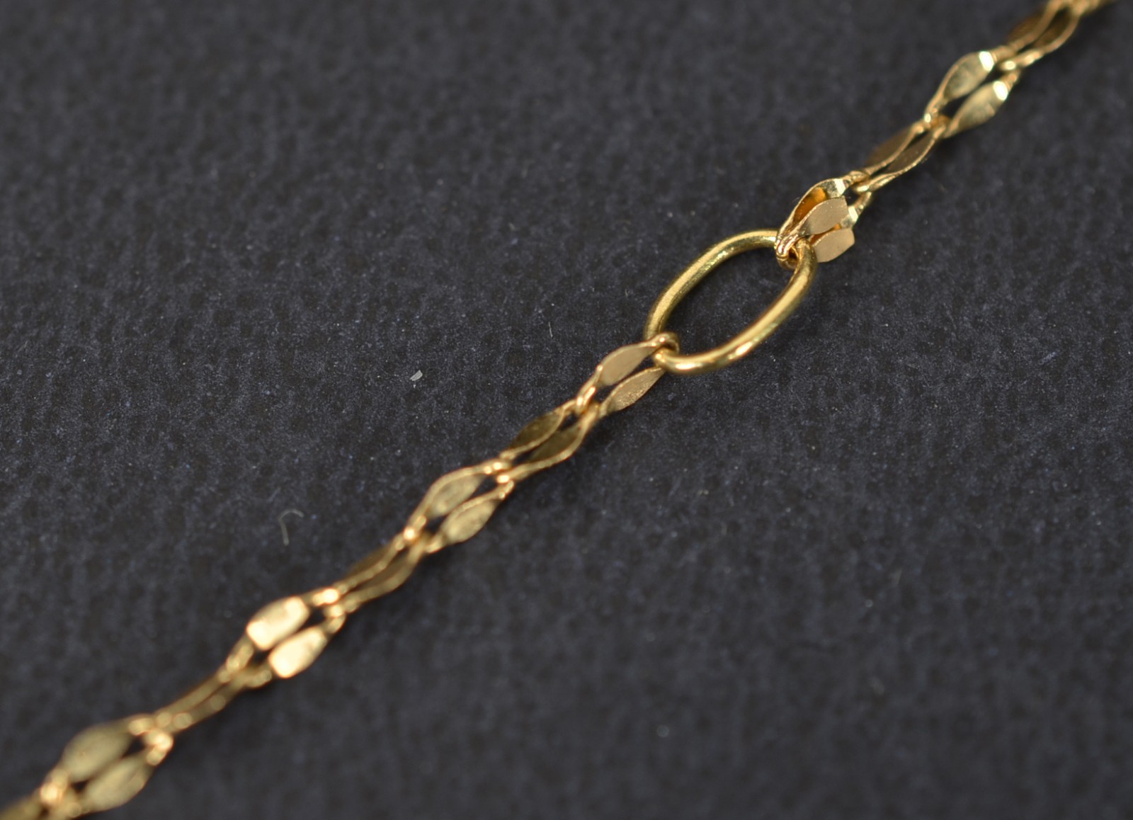 Colar de ouro 18k., contraste 750 com pingente. (Por motivos de... - foto 5 de 6