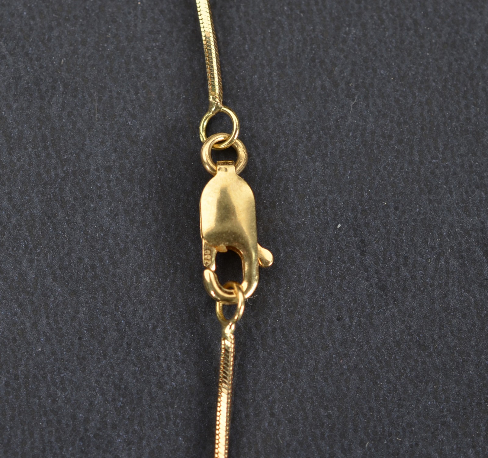 Colar de ouro 18k., contraste 750 modelo italiano, pingente no feitio... - foto 6 de 6