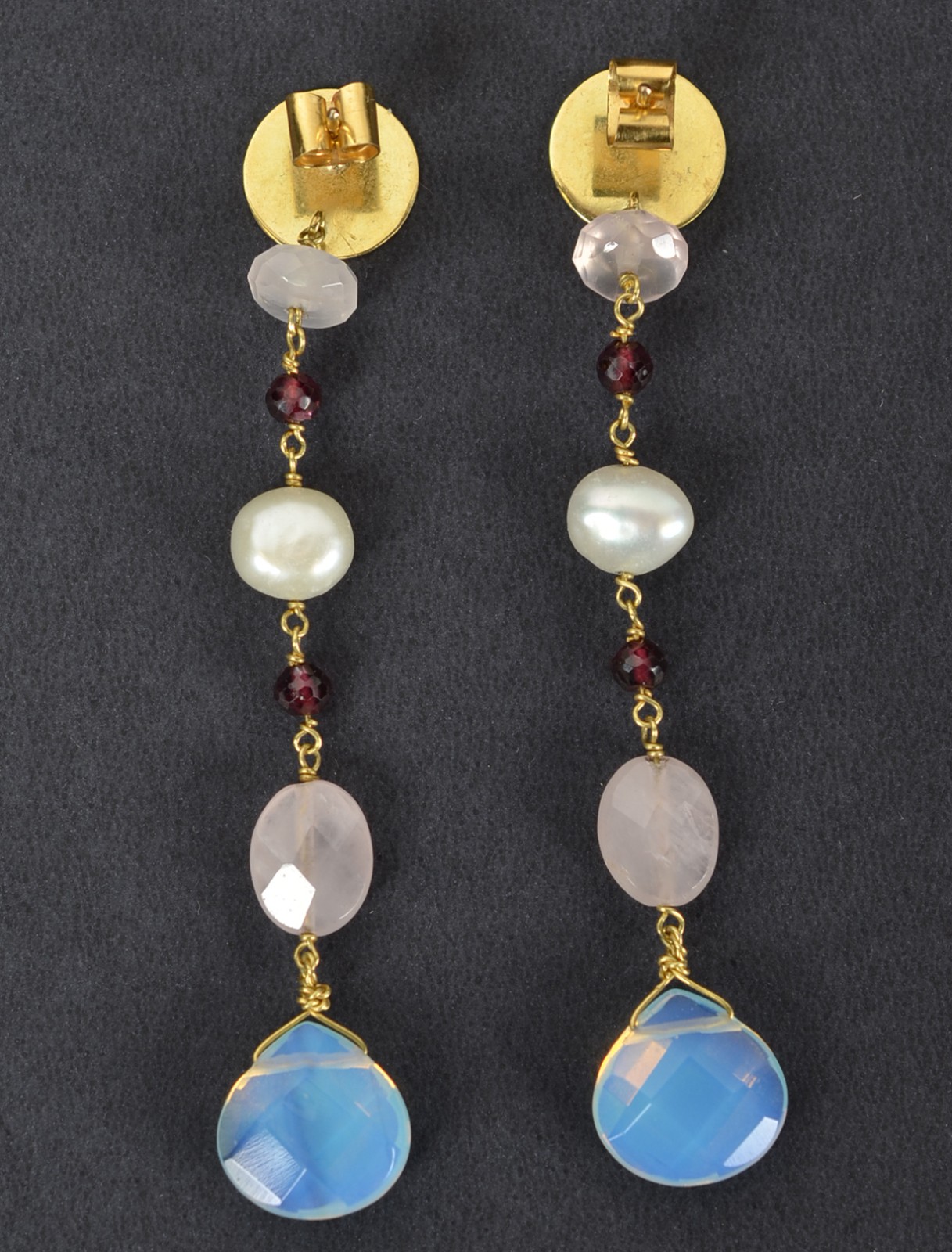 Par de brincos de ouro 18k., pedras diversas, modelo pendente. (Por... - foto 5 de 6