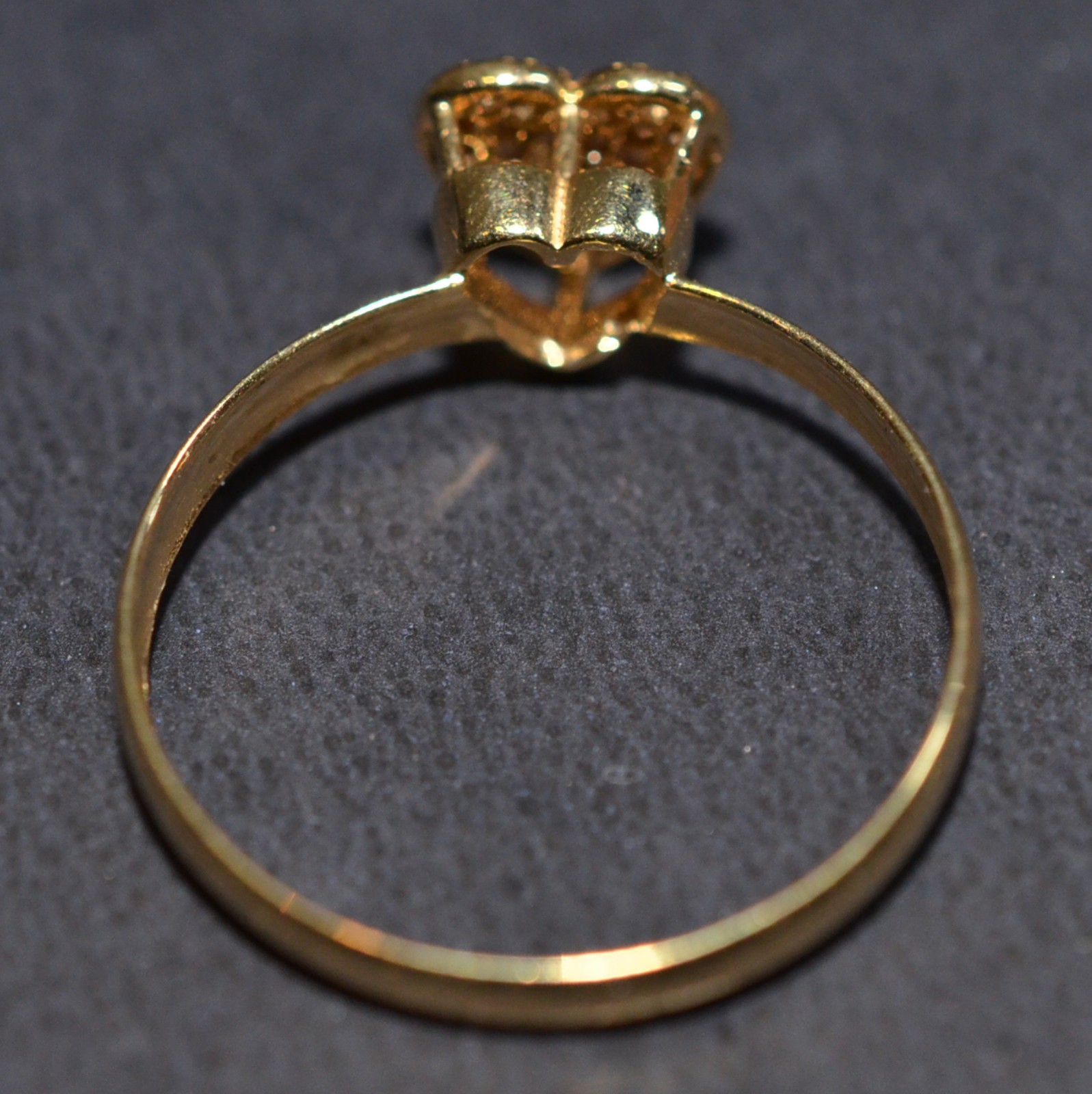 Anel de ouro 18k., contraste 750, modelo coração cravejado com... - foto 3 de 3