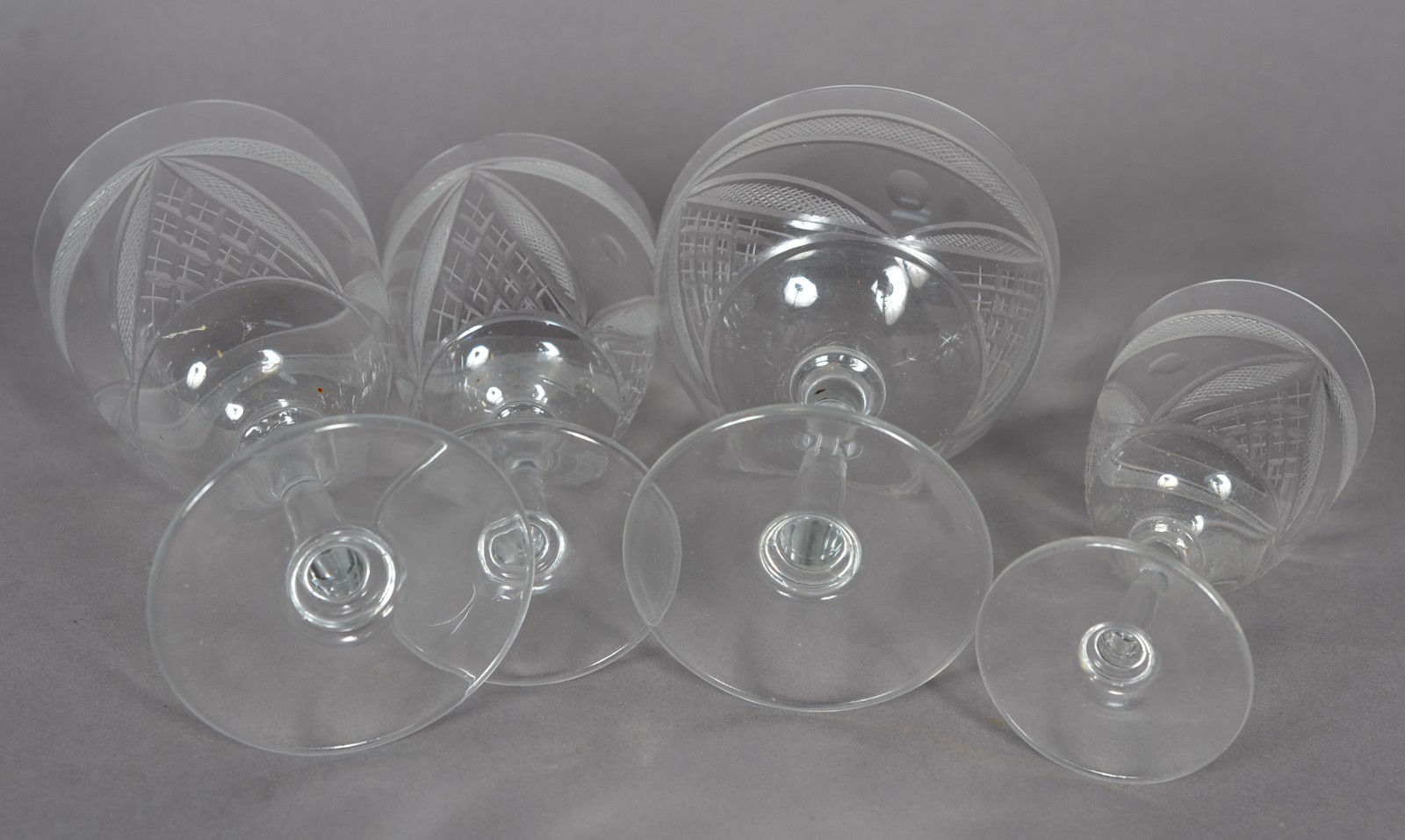 Serviço em cristal lapidado composto de: 6 taças para água, 6 taças... - foto 8 de 8
