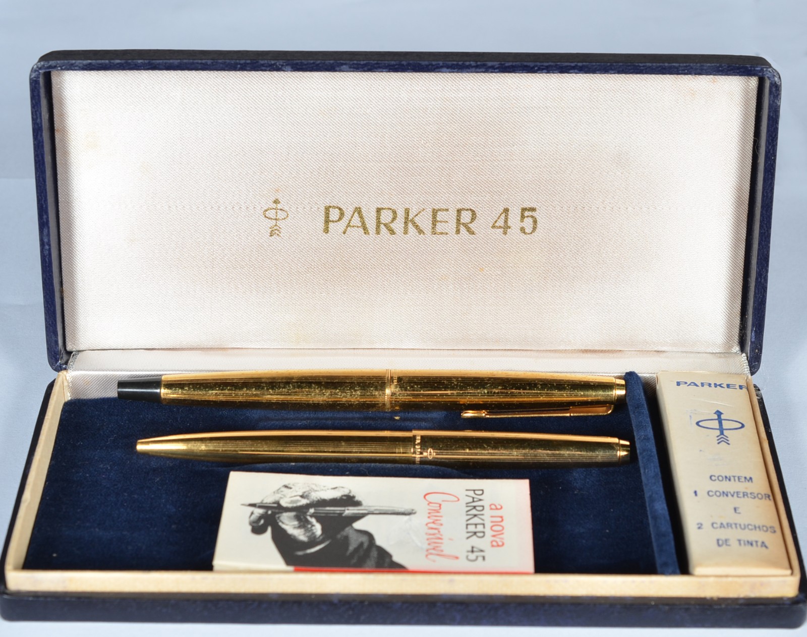 Conjunto de canetas Parker 45, tinteiro e esferográfica, douradas, no... - foto 2 de 11
