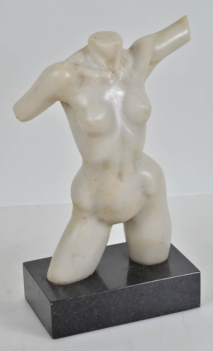 HILDEBRANDO LIMA - Escultura de pó de mármore repres.torso - alt. 36cm