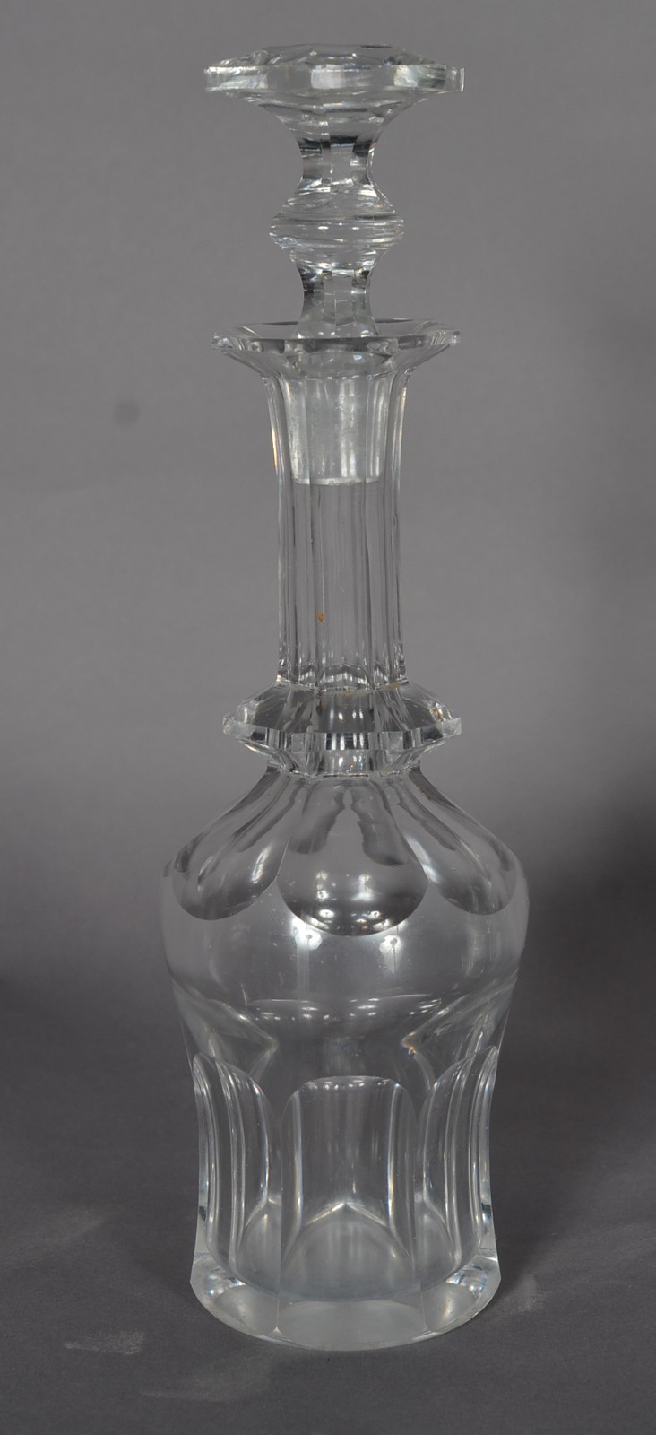 Conjunto de licoreira facetada com 6 cálices de cristal trabalhado... - foto 2 de 9