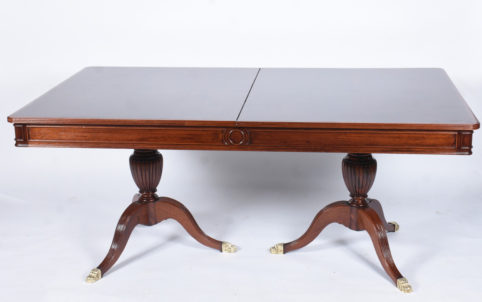 Mesa de jantar de madeira nobre, tampo retangular com duas tábuas... - foto 2 de 9