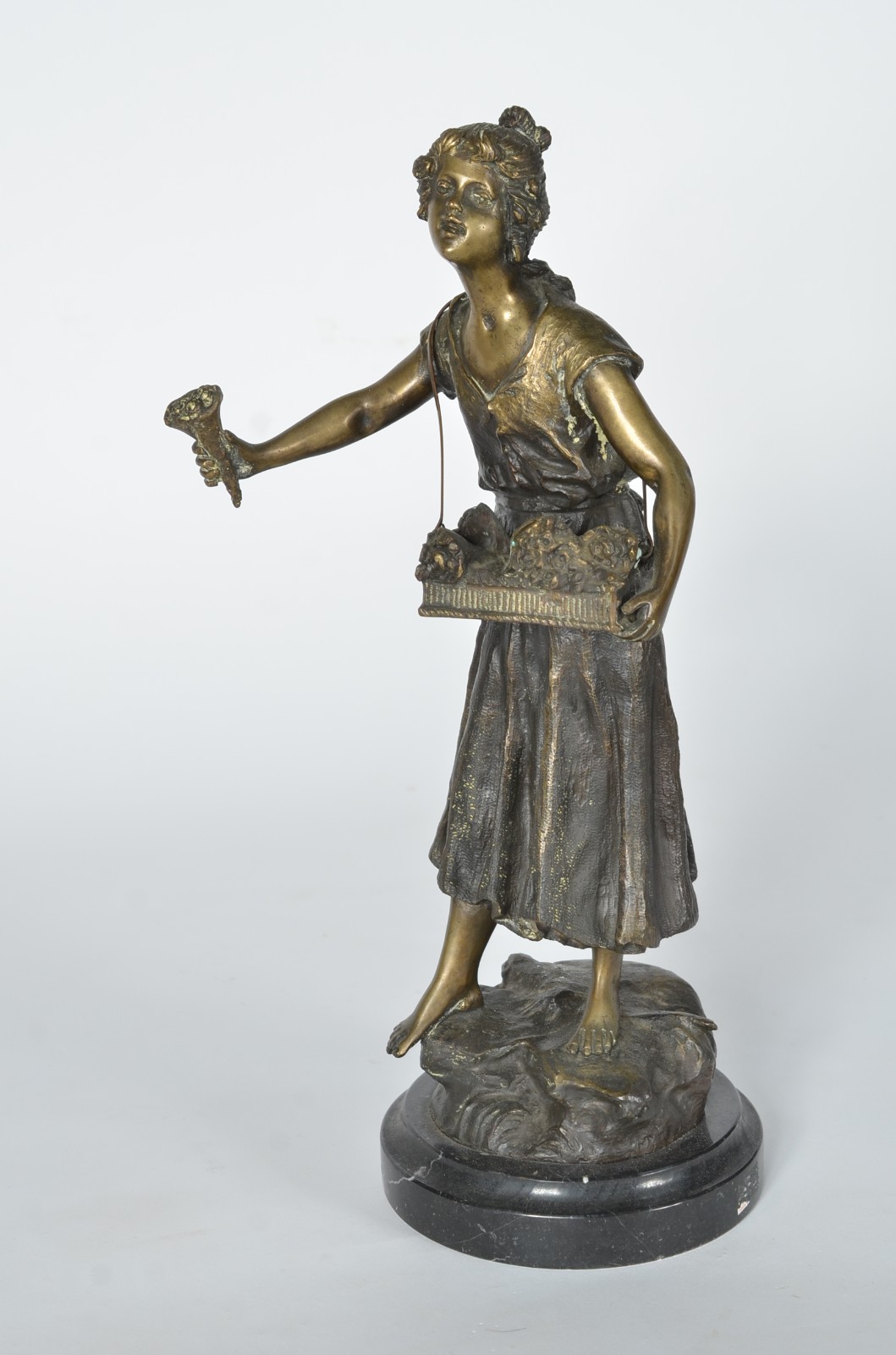 Estatueta de bronze. - foto 2 de 8