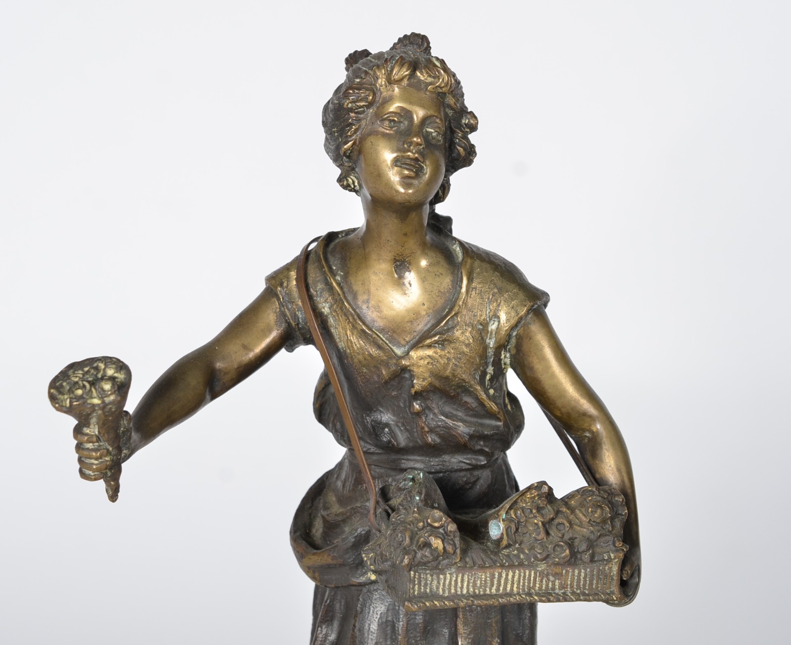 Estatueta de bronze. - foto 4 de 8