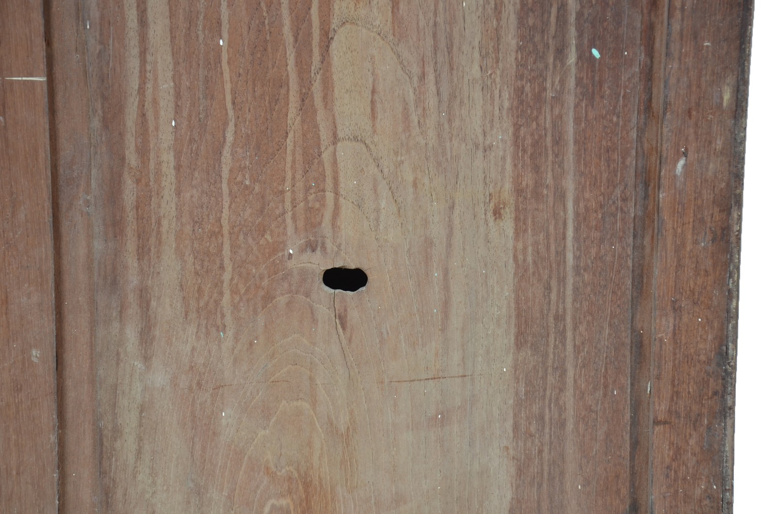 Arca de madeira nobre patinada com 2 portas e 2 gavetas com trabalhos... - foto 10 de 11