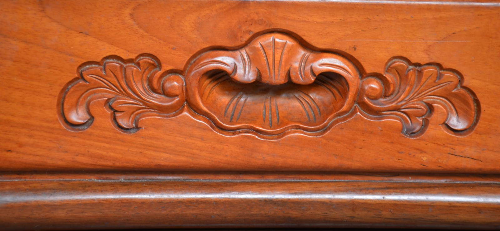 Elegante mesa escrivaninha de madeira nobre toda de encaixe, seis... - foto 11 de 11