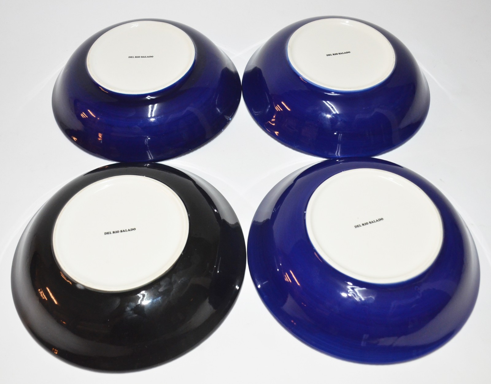 Quatro bowls de cerâmica pintada á mão. - foto 3 de 4