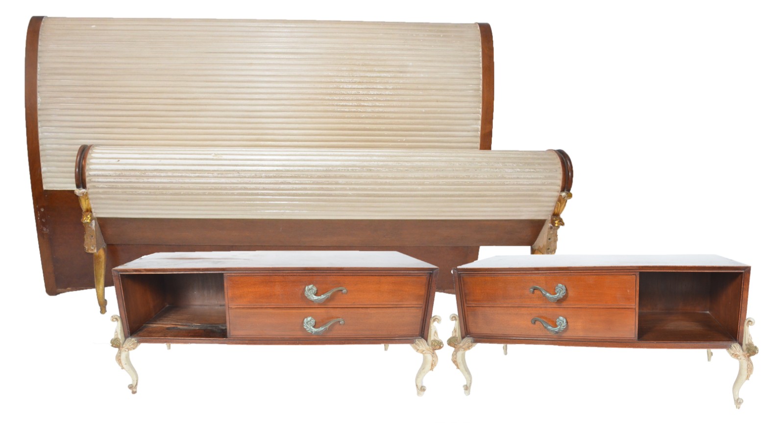 Conjunto de cama de casal e par de mesinhas laterais de madeira... - foto 1 de 11