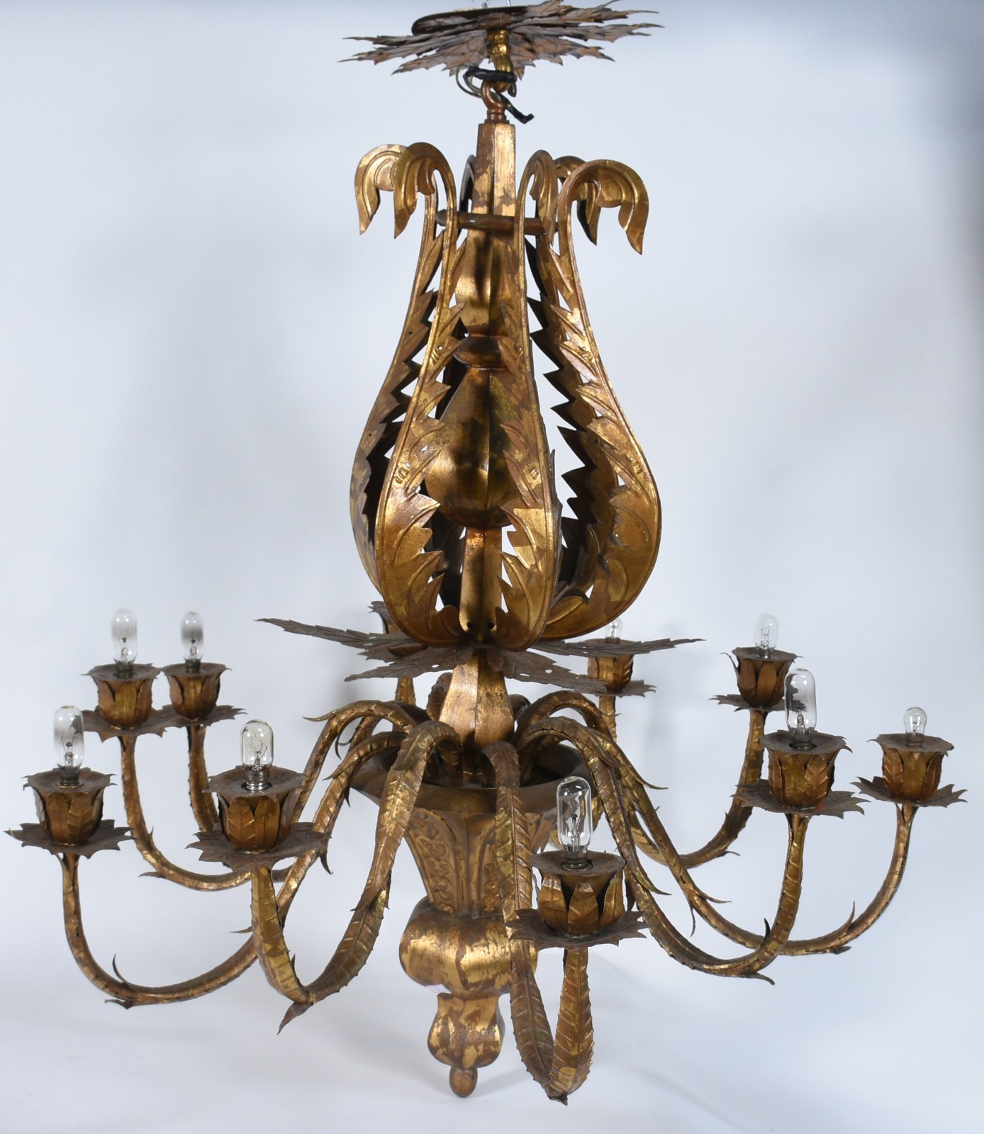Elegante Lustre de metal dourado na forma de folhas, para 10 luzes... - foto 3 de 6